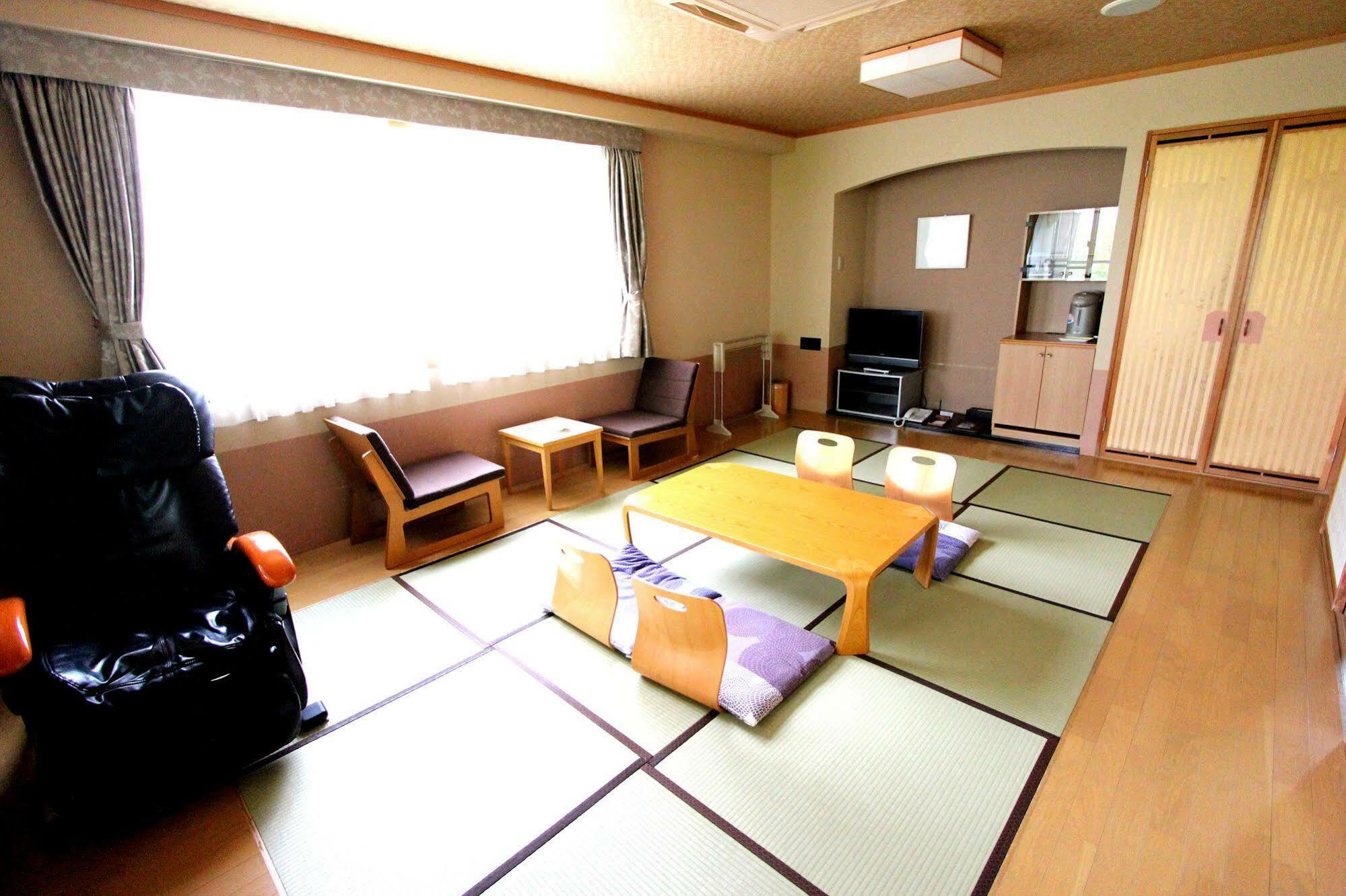 Hanakagura Higashikagura Exterior photo